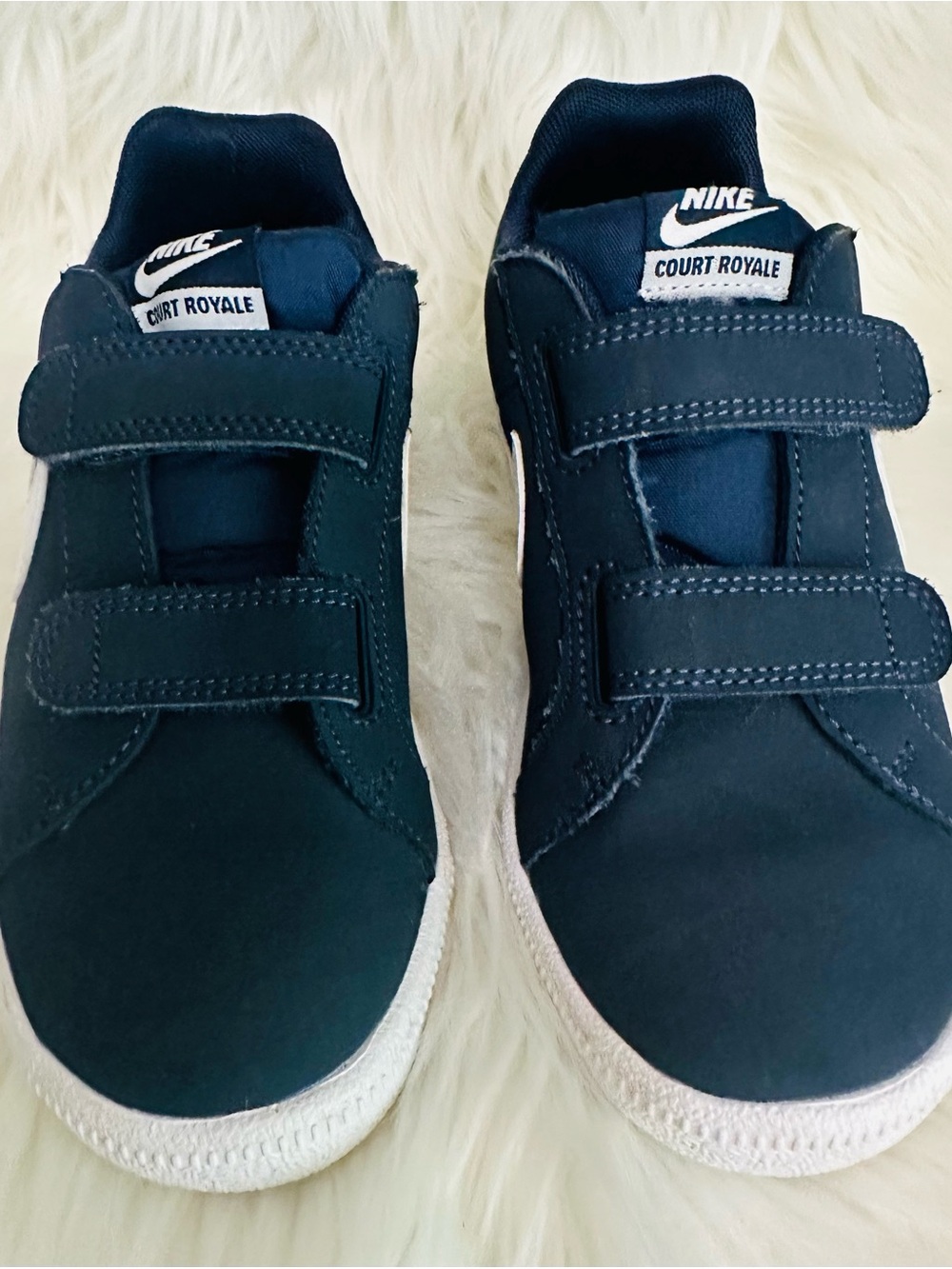 Nike Kids Court Royale Velcro Sneakers in Navy Blue